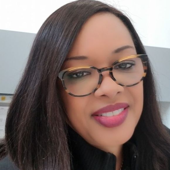 Meet your Posher, Pamela - Picture 1 of 1